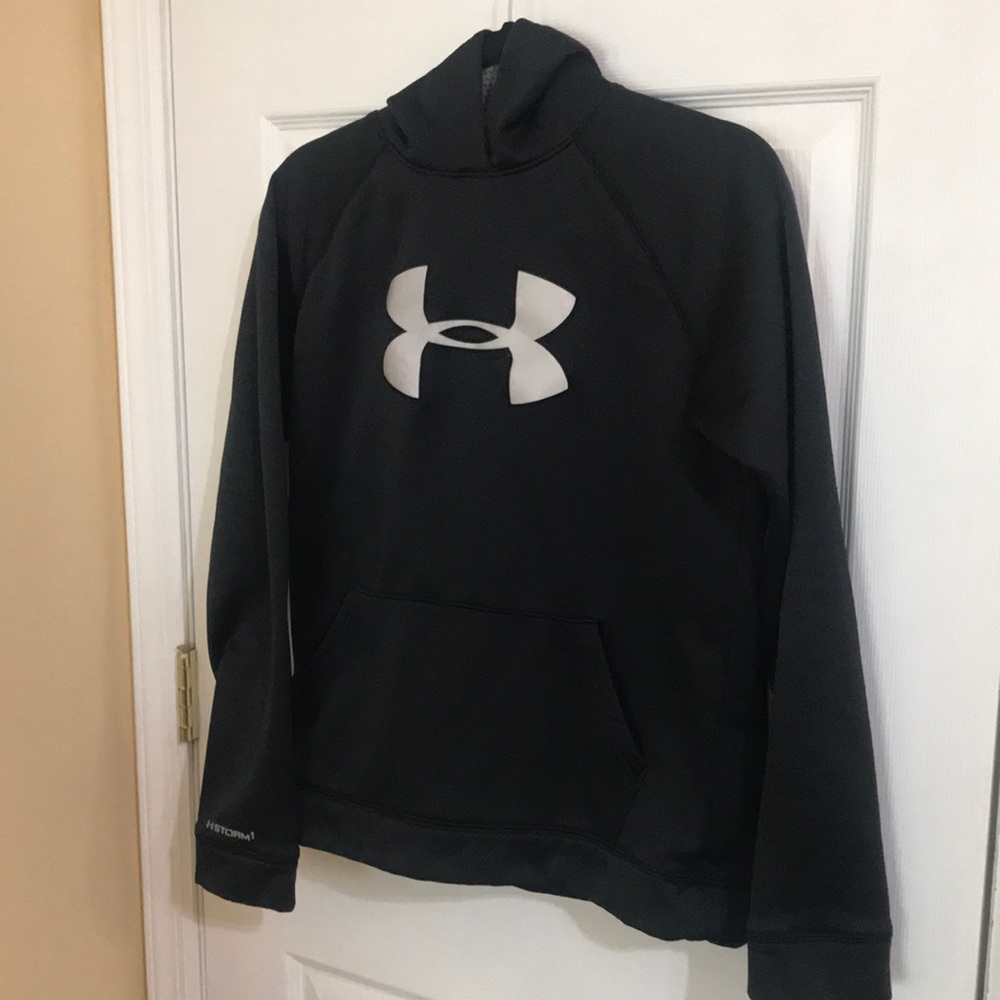 Under Armour black hoodie size Youth XL